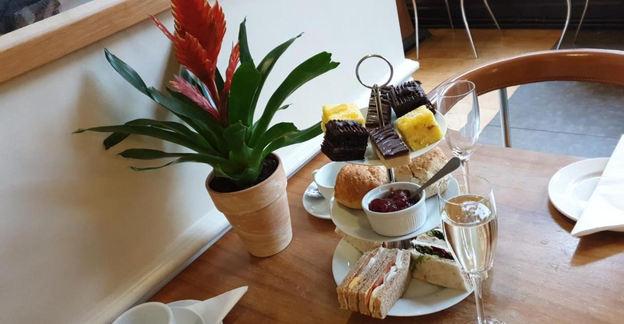 The Racquet Club Aparthotel Liverpool Bagian luar foto